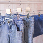 Najczęstsze problemy z ubraniami i ich rozwiązania: dżinsy